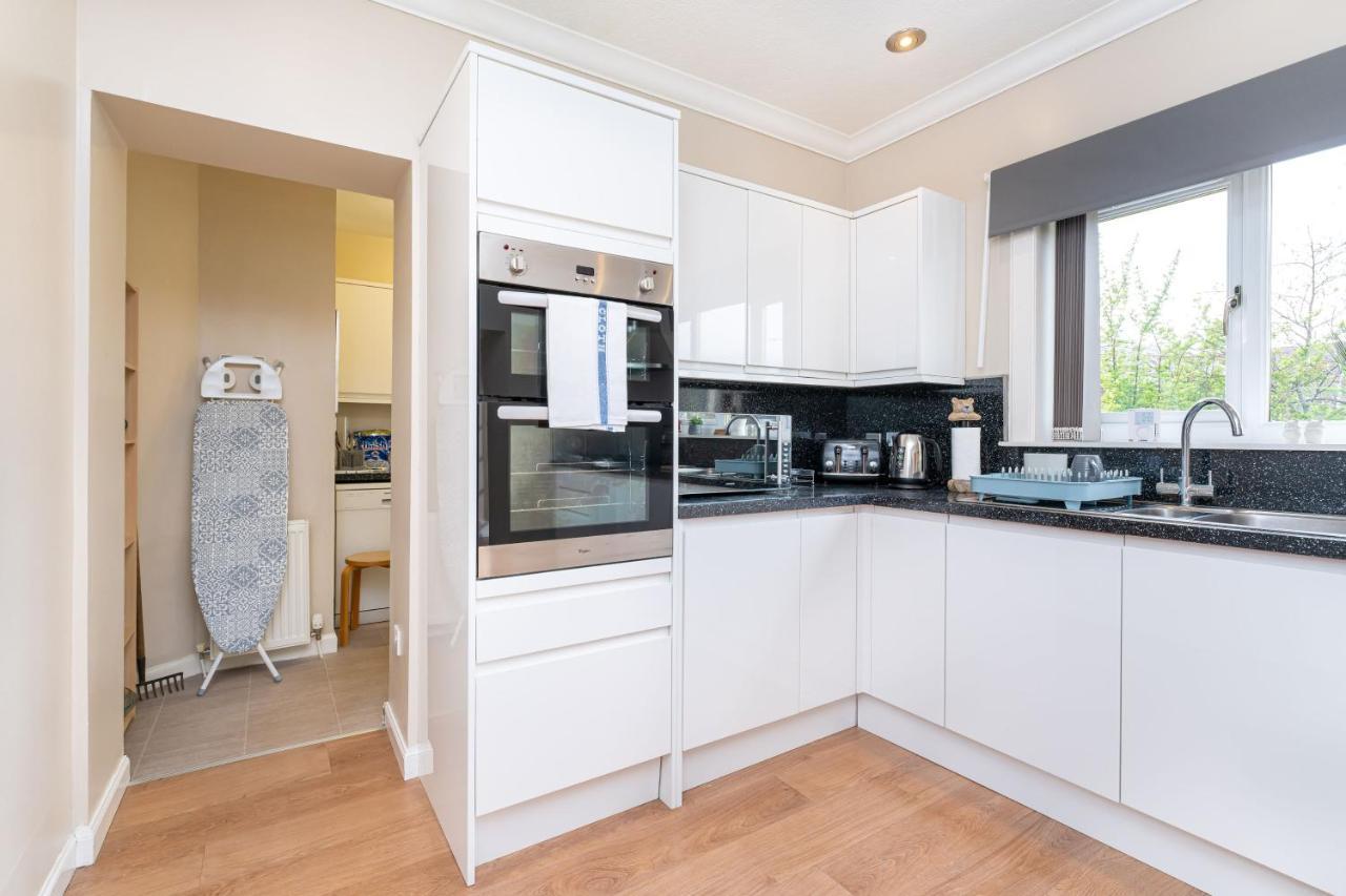New Four Bedroom House - All Rooms Ensuite Stirling Esterno foto