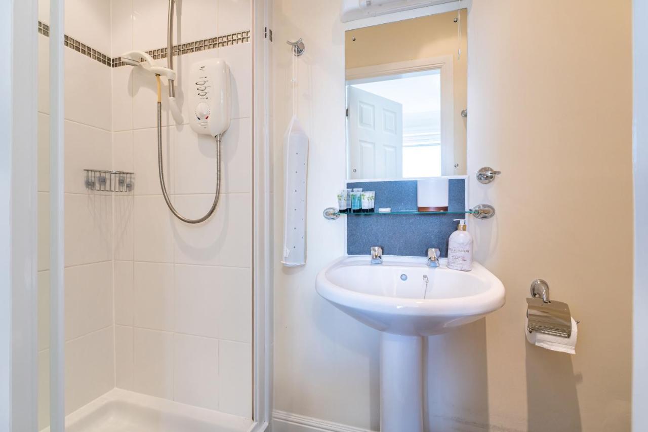 New Four Bedroom House - All Rooms Ensuite Stirling Esterno foto