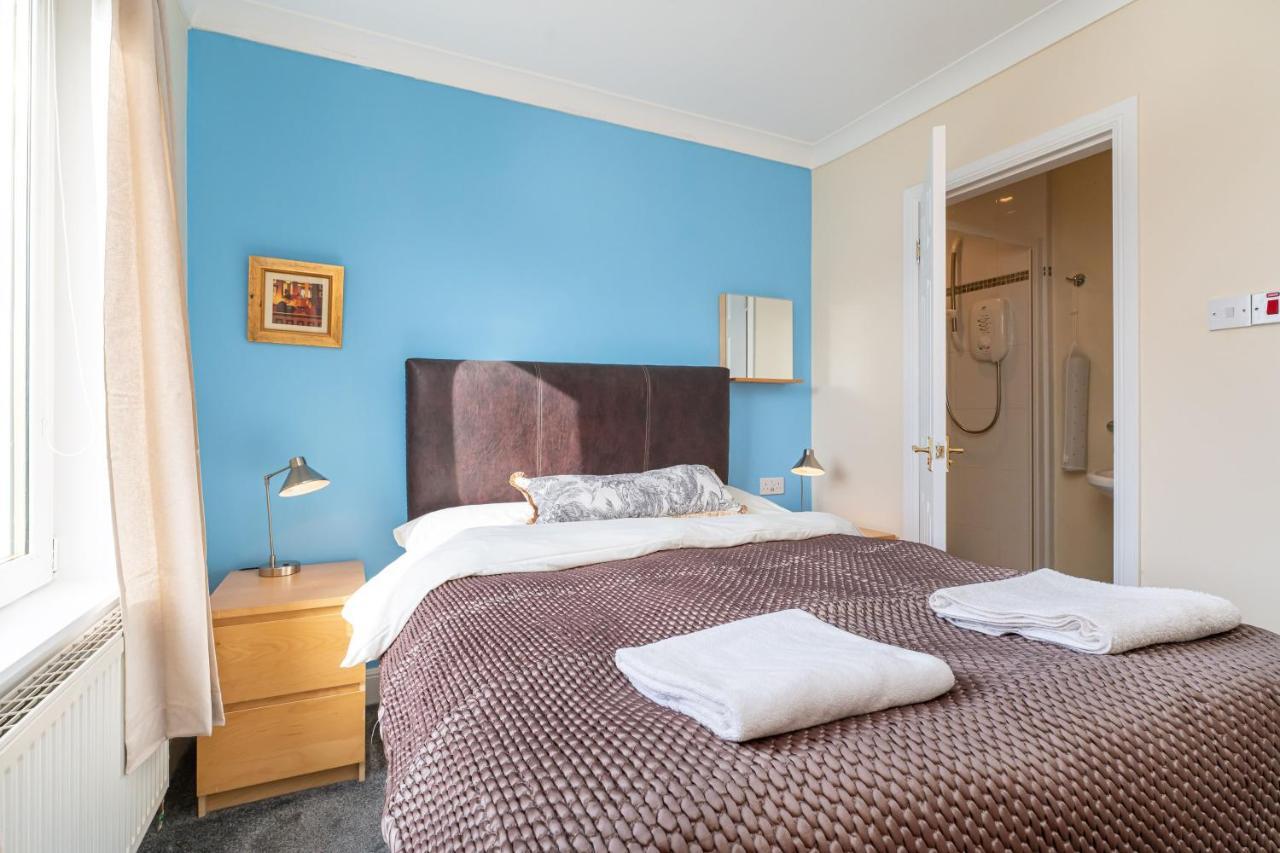 New Four Bedroom House - All Rooms Ensuite Stirling Esterno foto