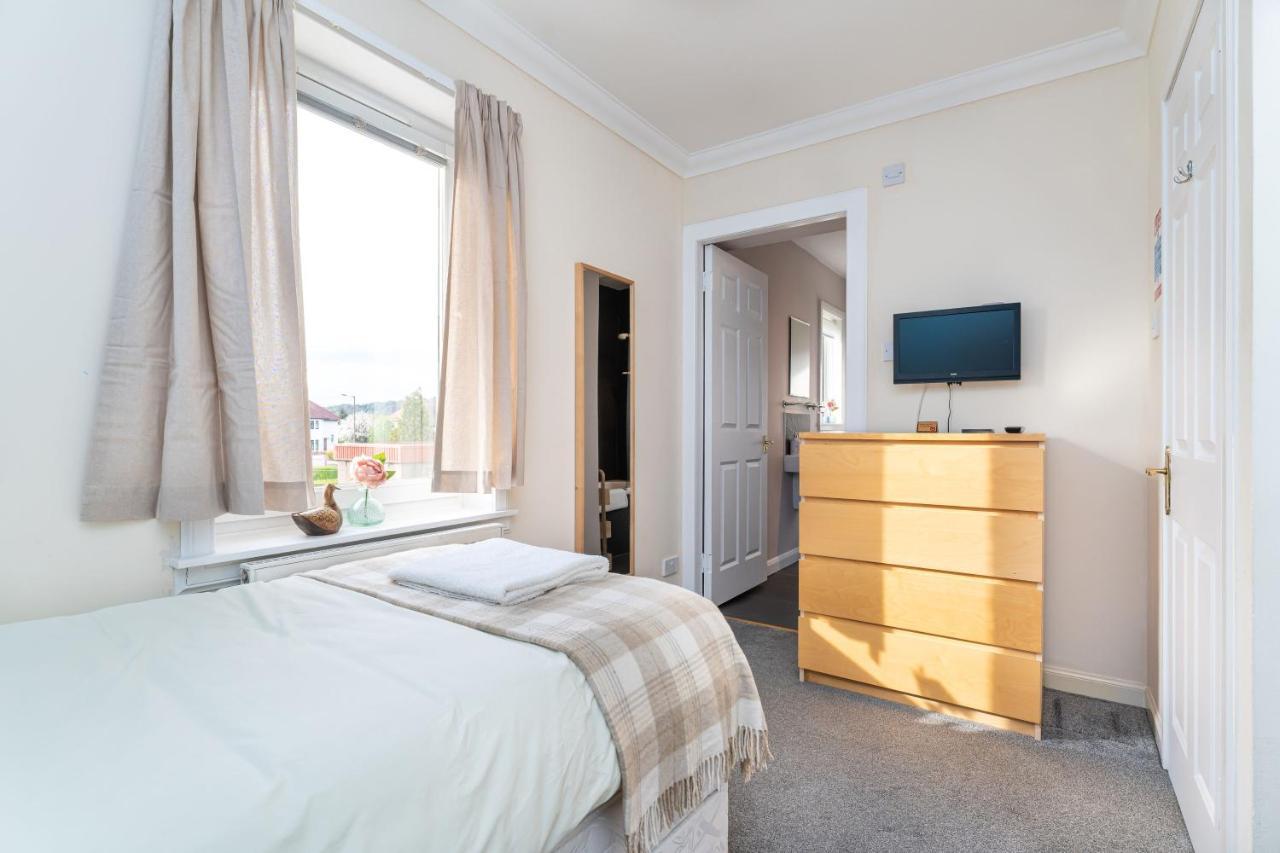 New Four Bedroom House - All Rooms Ensuite Stirling Esterno foto