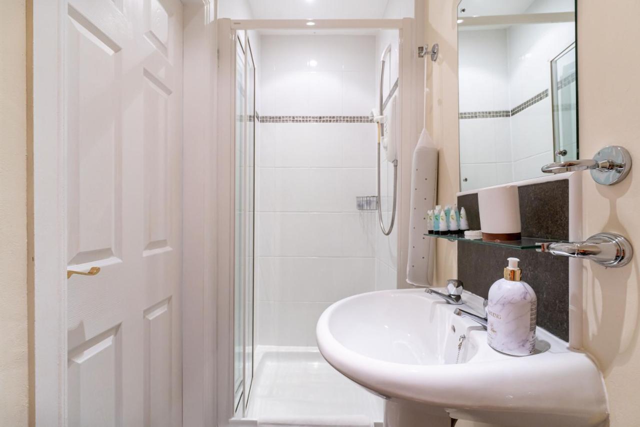 New Four Bedroom House - All Rooms Ensuite Stirling Esterno foto