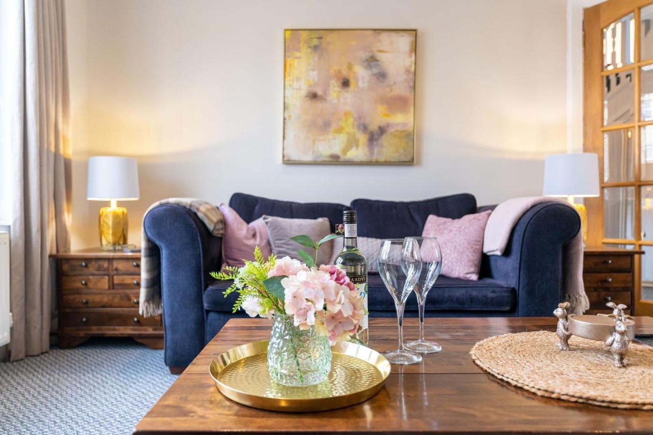 New Four Bedroom House - All Rooms Ensuite Stirling Esterno foto