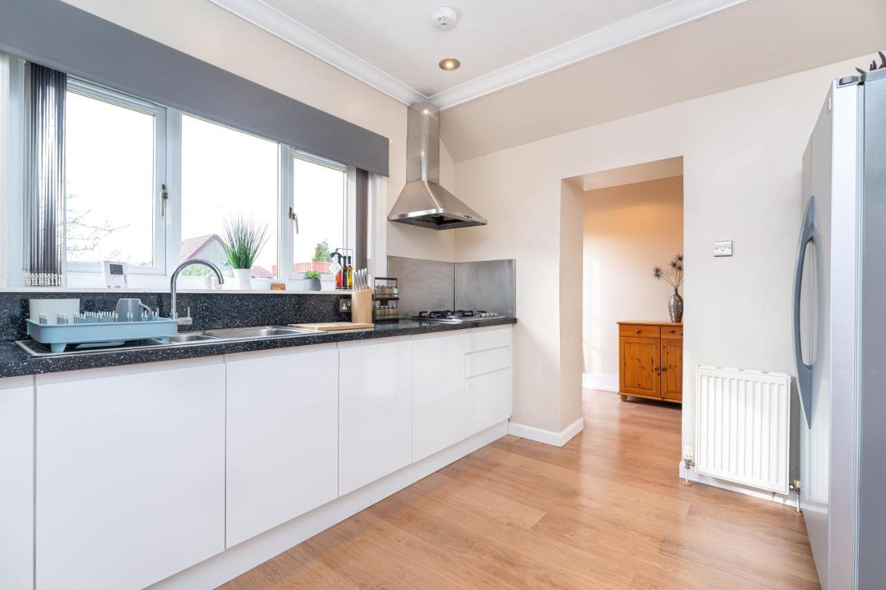 New Four Bedroom House - All Rooms Ensuite Stirling Esterno foto